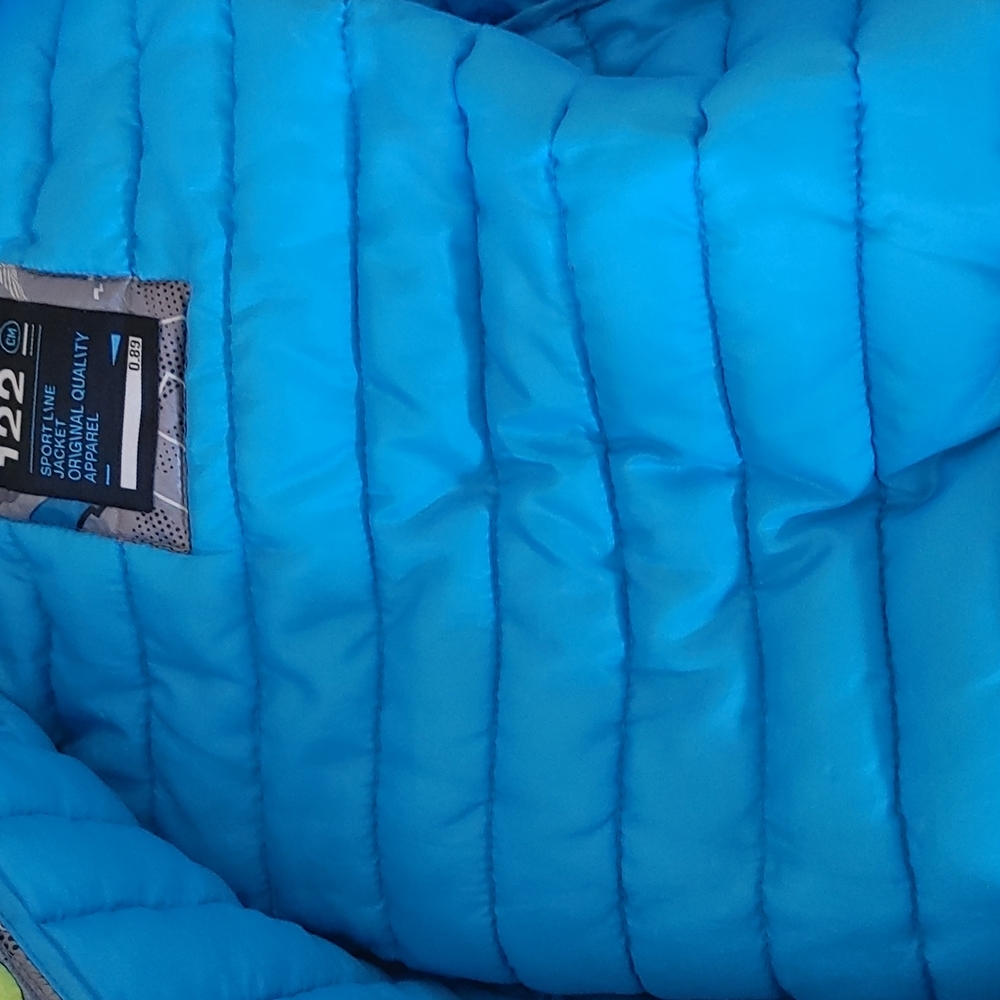 Reserved Jacket - Picture 4 of 6